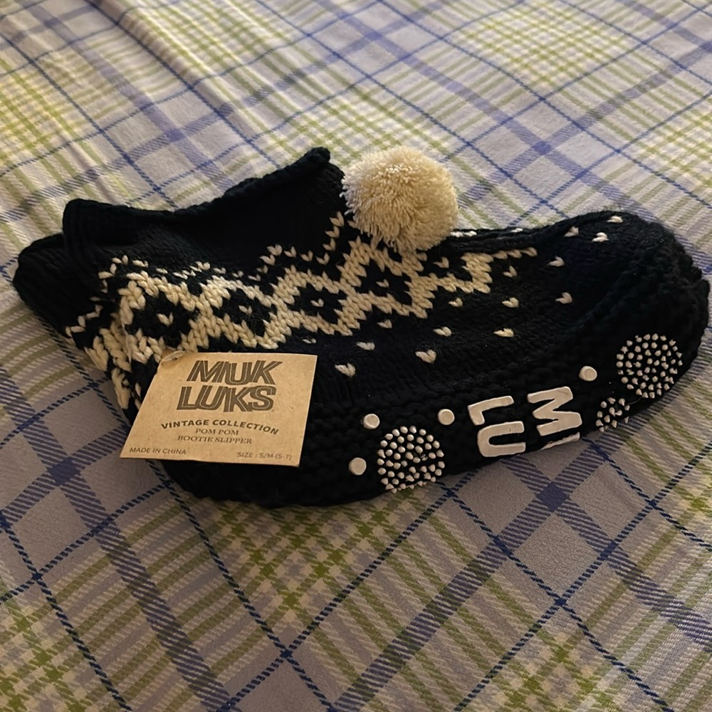 Muk Luks Pom Pom bootie